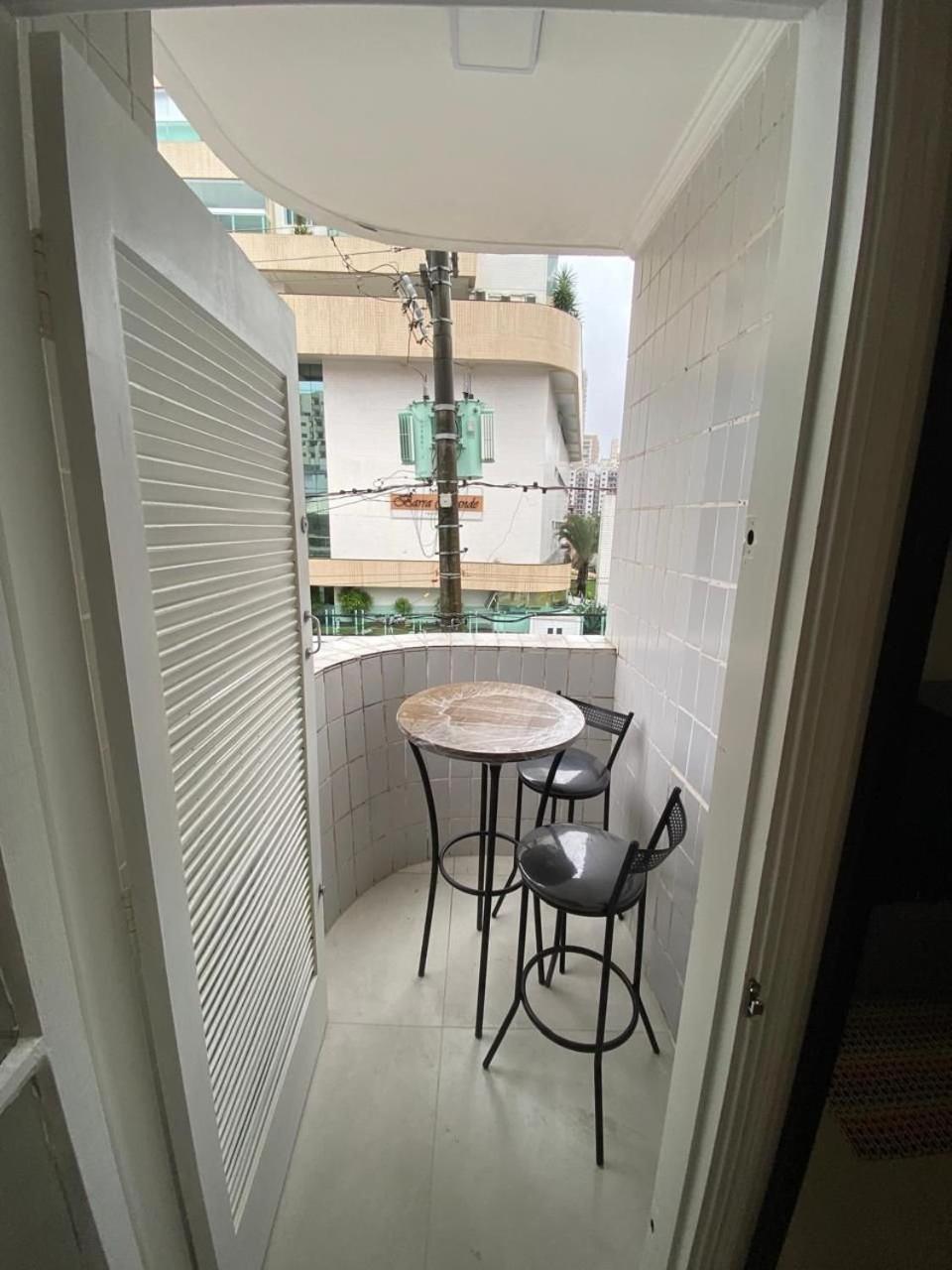 Canto Forte- Suite C/Varanda - Ate 5 Hospedes- Garagem - Wi Fi E 200 Metros Da Praia, 50 Metros Da Av Gastronomica Da Pg Praia Grande  Exterior foto